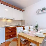 Appartamento Mit Balkon Und Meerblick By Interhome