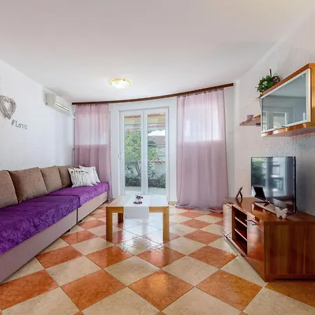 Mit Balkon Und Meerblick By Interhome Crikvenica