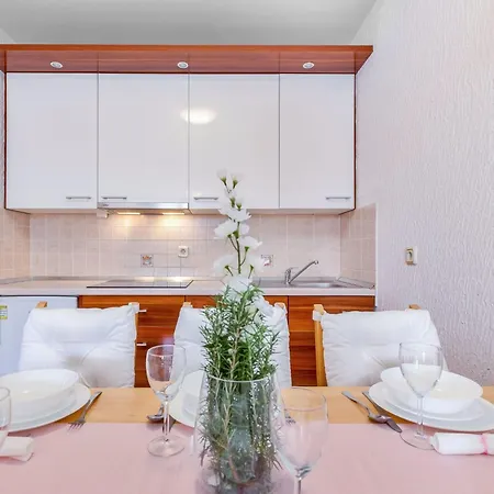 Mit Balkon Und Meerblick By Interhome * Crikvenica